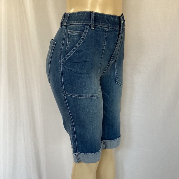 DEMOCRACY Jeans Tummy Control Size 4 Blue Denim Fray Cuffed Bermuda Shorts NWOT - Picture 6 of 8